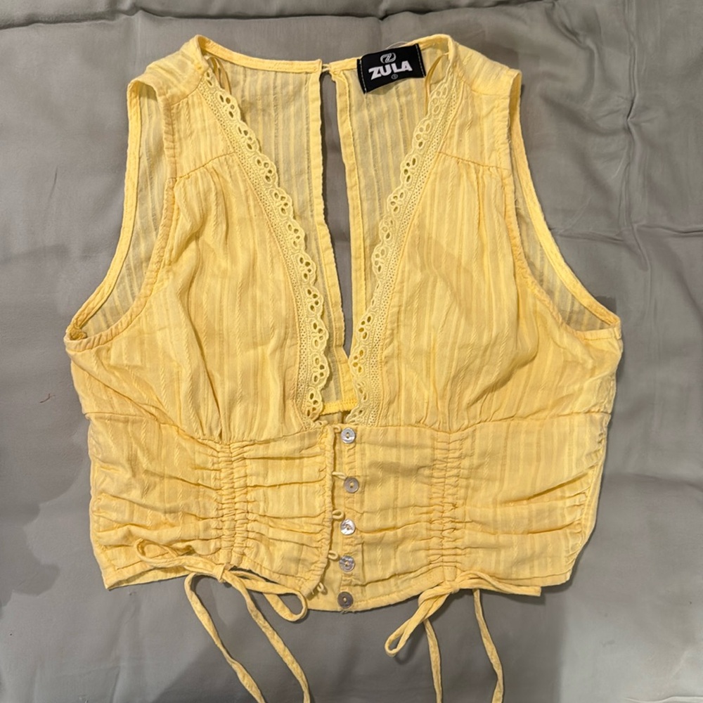 ZULA Eyelet Button Scrunch-Front Tank